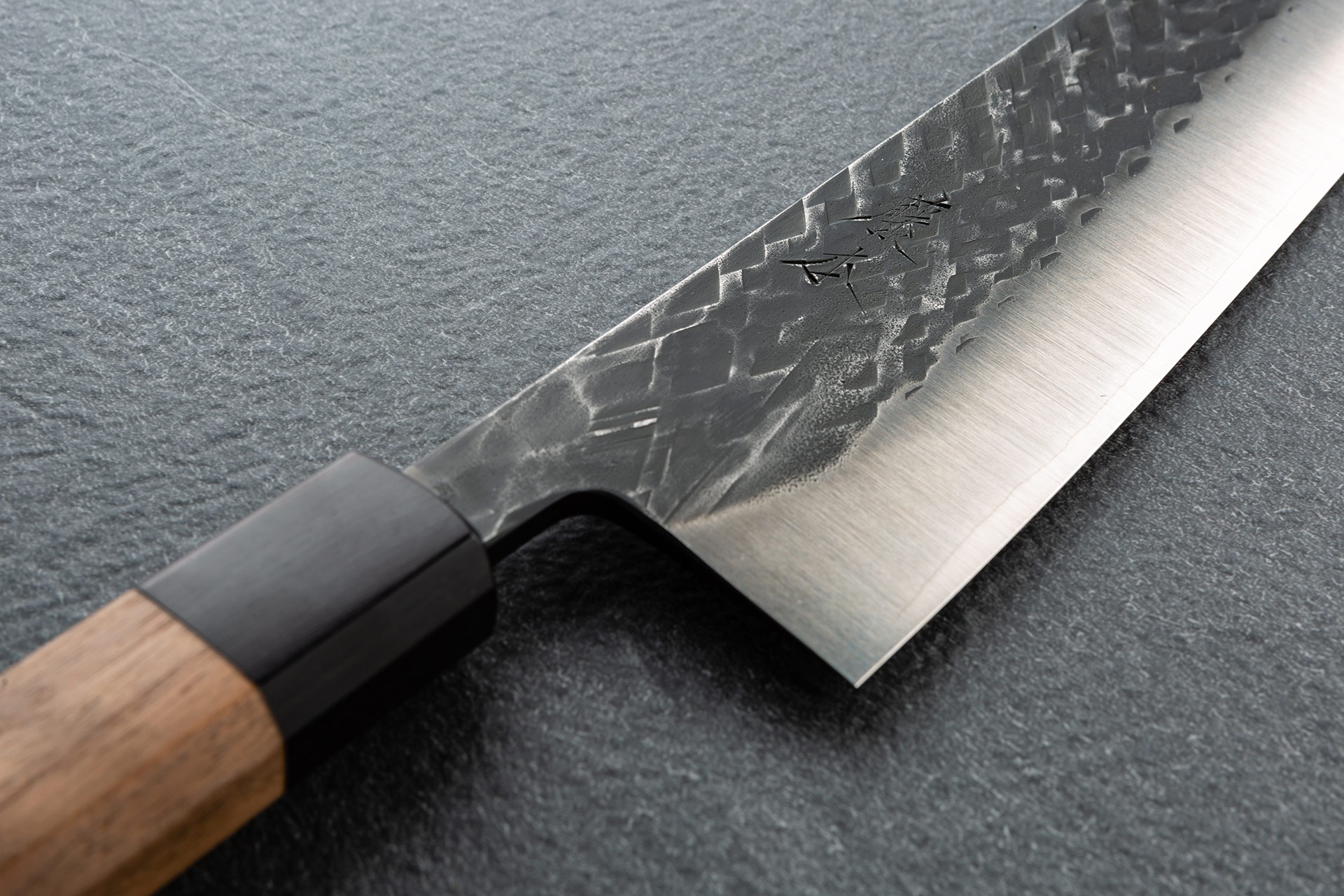 Fujimoto Hammer Tone Gyuto 240mm – Bild 3