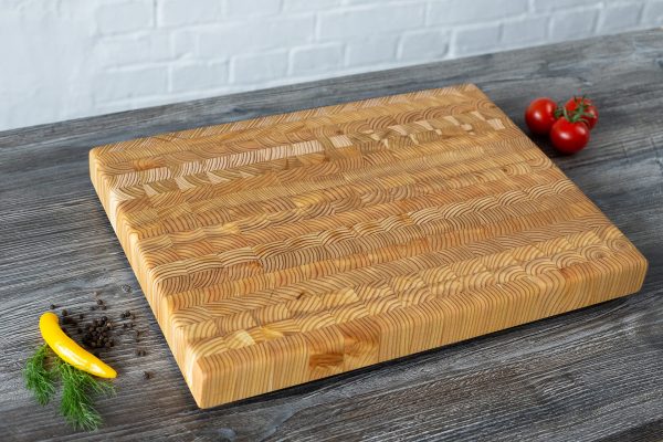 larchwood-classic-cutting-board-medium_7689